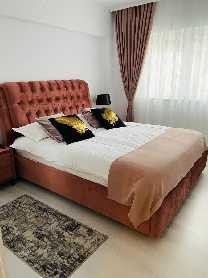 קאמפולונג מולדובנסק Luxury Queen מראה חיצוני תמונה